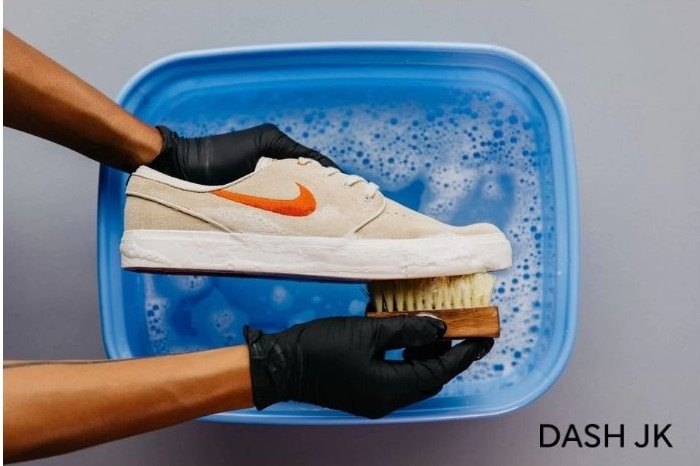 Cách giặt giày sneaker hiệu quả tại nhà
