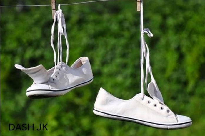 Cách phơi giày sneaker sau khi giặt