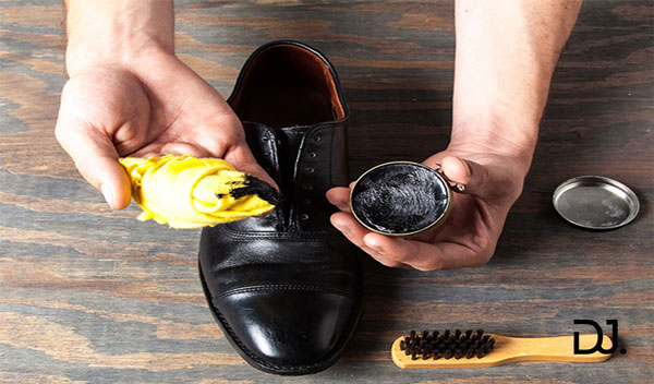 cách phục hồi giày da bị tróc

