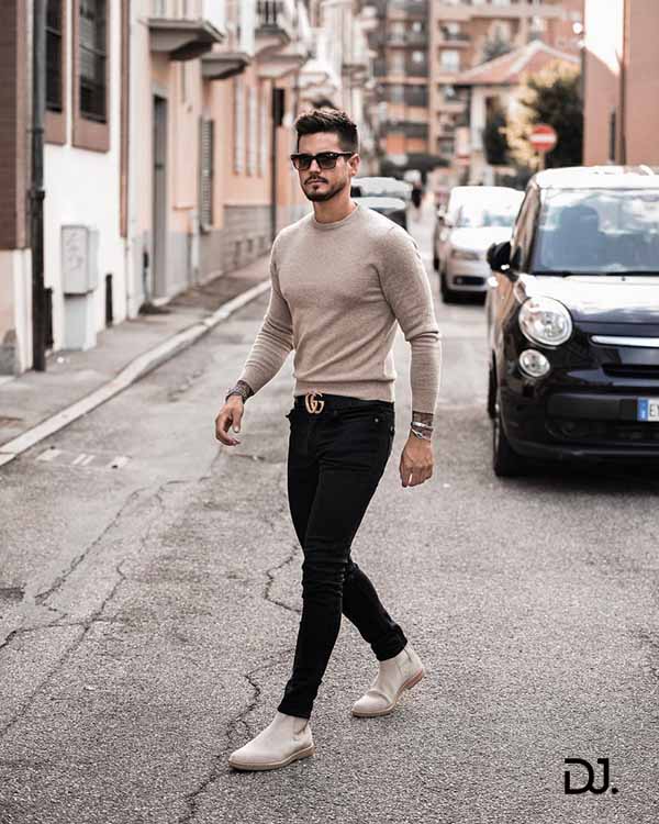 Quần skinny đi kèm với giày boot nam
