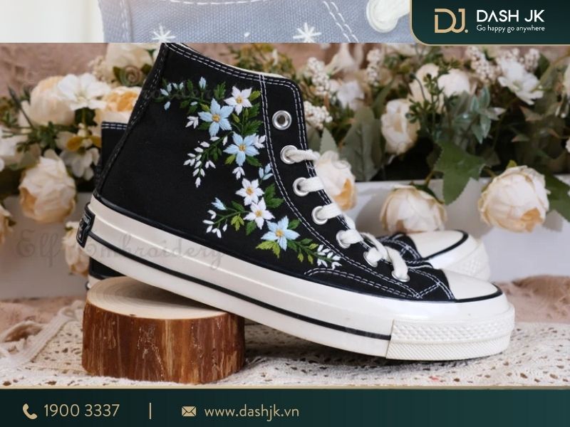 Cách buộc dây giày Converse cổ cao