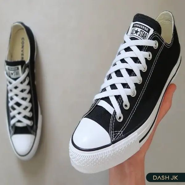 Cách buộc giày Converse hình kim cương