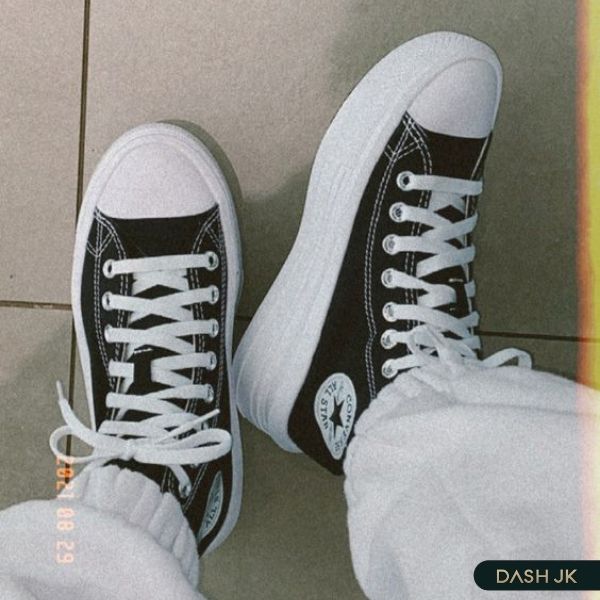 Cách buộc dây giày Converse hình zigag