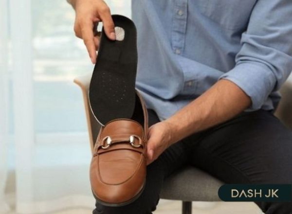 Mang giày rộng gây ra những phiền toái gì?