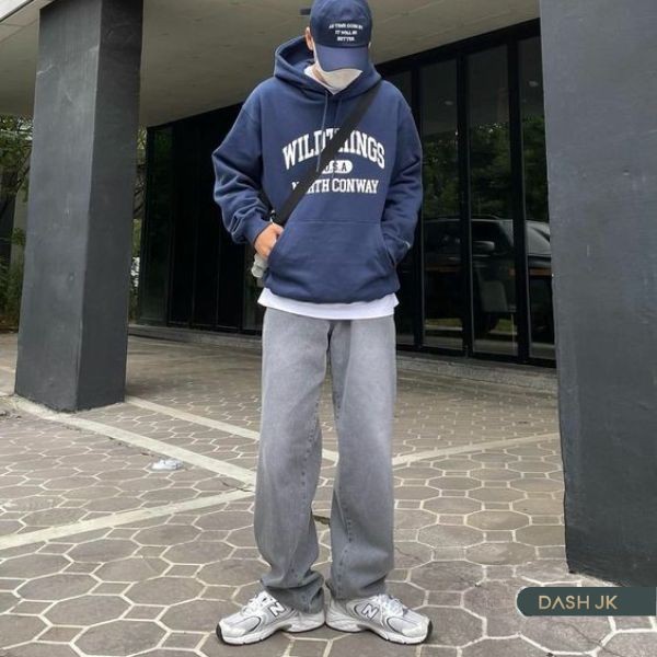 Phối đồ với áo hoodie và quần baggy