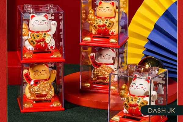 Mèo thần tài (Maneki Neko)