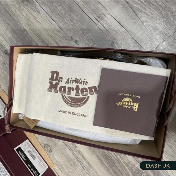 Thương hiệu Dr Martens