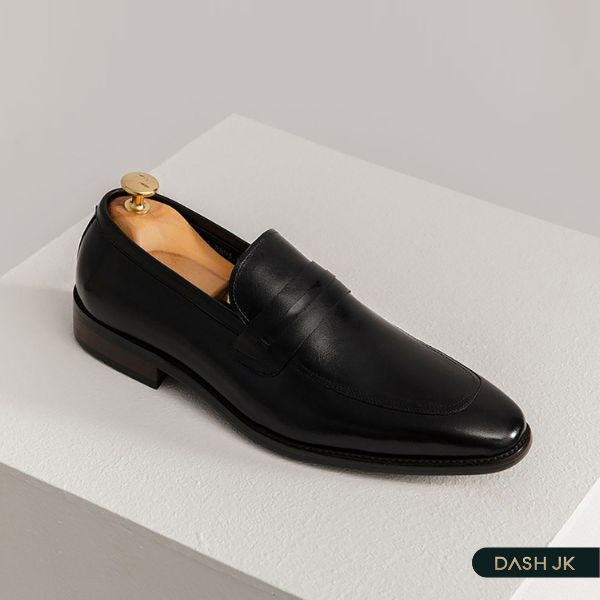 Giày Loafers mũi nhọn phù hợp với bàn chân và ngón chân nhỏ, hẹp