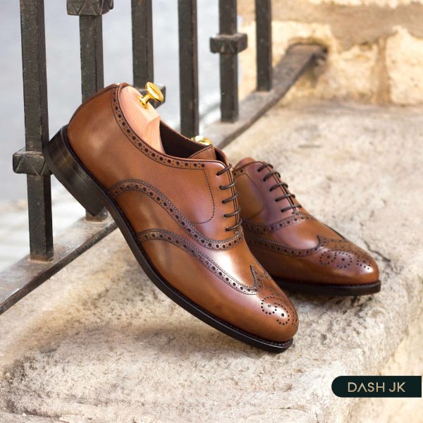 Brogue - Mẫu giày da dự sự kiện quan trọng như hội nghị cấp cao