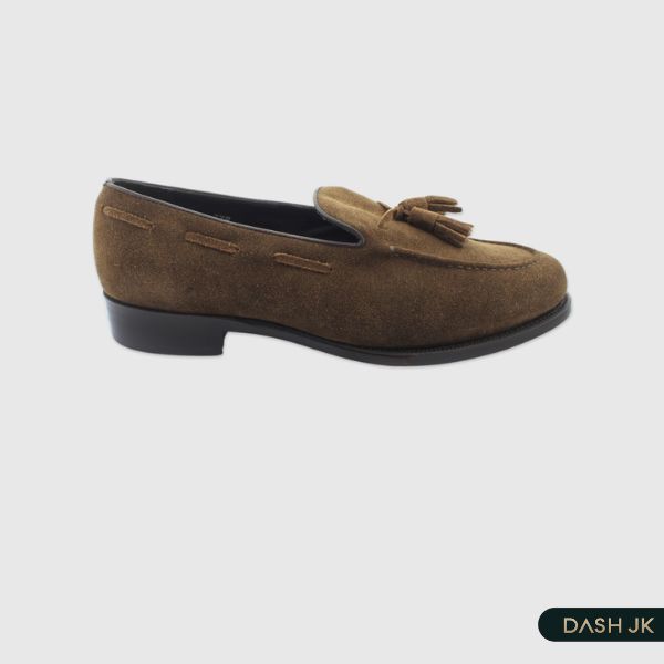 Giày Loafer nâu trang trí tua rua phù hợp với tiệc cưới vintage