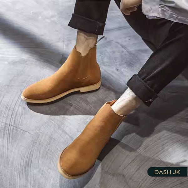 Khi mua Chelsea Boot cần lưu ý tới chất liệu da, kiểu dáng, kích thước,...