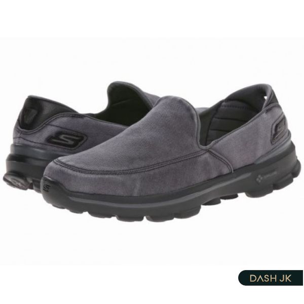 Trải nghiệm giày lười công nghệ êm ái từ Skechers