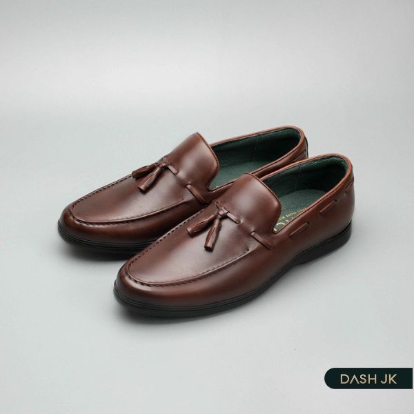 Giày Tassel Loafer không dây buộc tiện lợi, thiết kế trẻ trung